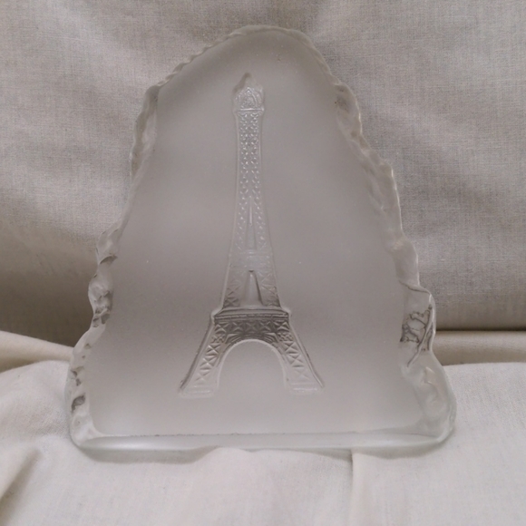 Vintage Eiffel Tower Glass Sculpture - Picture 3 of 7